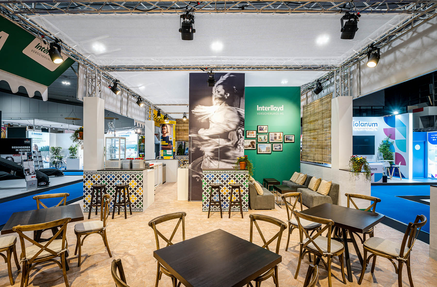 Messestandfotografie des ARAG + Interlloyd Messestandes zur DKM 2023 in Dortmund